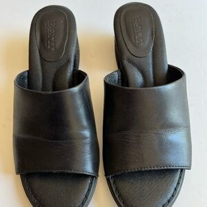 Born Opal, Black, Size 7.5 Slides